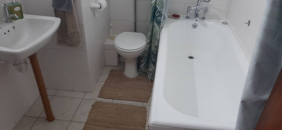 1 Bedroom Property for Sale in Loevenstein Western Cape